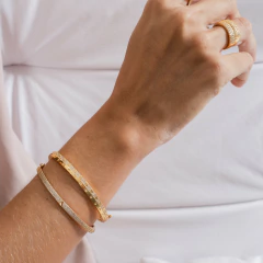 BRACELETE CRAVEJADO WOMAN on internet