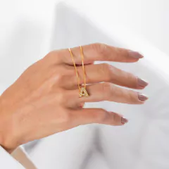 COLAR LETRA CRAVEJADA PASSANTE