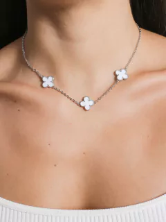 COLAR TREVOS VIRGINIA RODIO BRANCO na internet