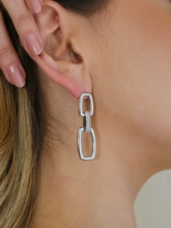 BRINCO ELO OVAL LISO COR:OURO 18K on internet
