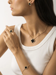 COLAR TREVO BLACK COM MICROZIRCONIAS na internet