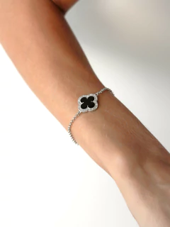 PULSEIRA TREVO BLACK COM MICROZIRCONIAS en internet
