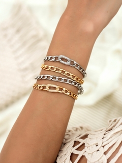 Image of PULSEIRA ELOS LISOS E ELO CENTRAL CRAVEJADO