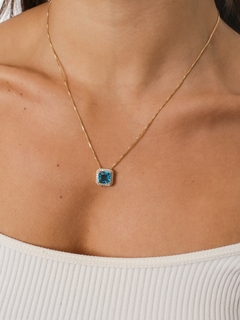 CONJUNTO COM PINGENTE QUADRADO E ZIRC - buy online
