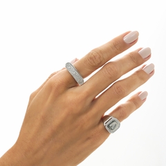 ANEL OVAL COM MICROZIRCONIA RODIO BRANCO