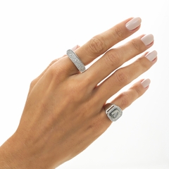 ANEL OVAL COM MICROZIRCONIA RODIO BRANCO - comprar online