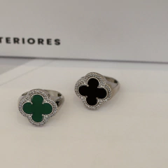 ANEL TREVO BLACK COM MICROZIRCONIAS RODIO BRANCO - comprar online