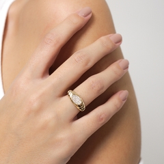 ANEL DETALHADO COM MICROZIRCONIAS OURO18K - comprar online