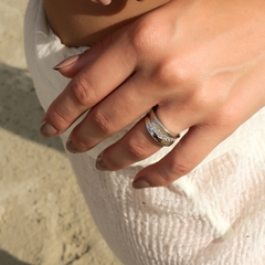 ANEL LISO COM MICROZIRCONIA ROD BRANCO