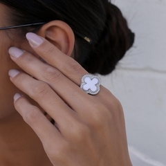 ANEL TREVO BRANCO COM MICROZIRCONIAS RODIO - buy online