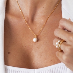 COLAR PEROLA SHELL COM ZIRCONIA