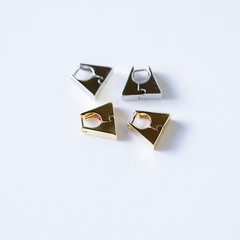 BRINCO ARGOLA TRIANGULAR LISA - online store