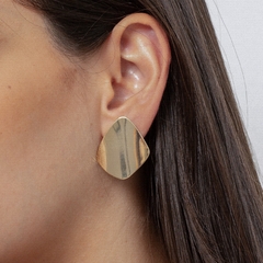 BRINCO ORGANICO LISO RETANGULAR ELLA - Adrélle Semijoias
