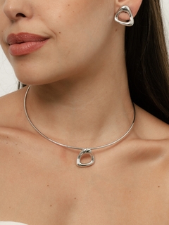 CHOKER ARO COM PINGENTE ORGANICO ELLA - tienda online