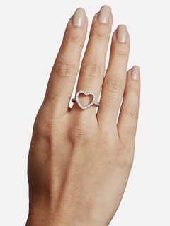 ANEL CORACAO VAZADO ZIRCONIAS RODIO BRANCO - comprar online