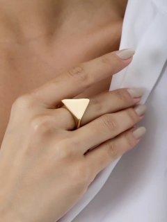 ANEL TRIANGULAR LISO - Adrélle Semijoias