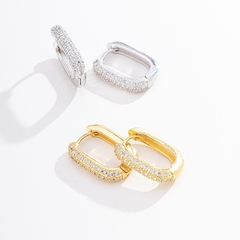 Imagen de BRINCO RETANGULAR CLICK COM ZIRCONIAS PURE