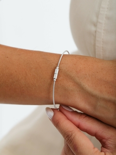 PULSEIRA CORDA FECHO IMÃ - buy online