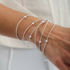 pulseira corda de violao com fecho ima perolas