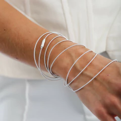 PULSEIRA CORDA DE VIOLÃO FECHO IMÃ - Adrélle Semijoias