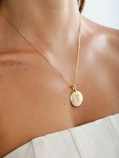 COLAR INICIAL MEDALHA - comprar online