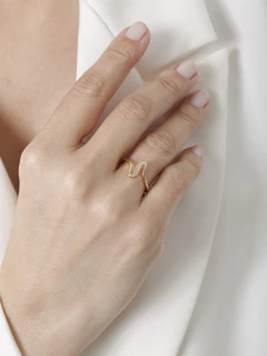 ANEL SNAKE COM DETALHE EM ZIRCONIA