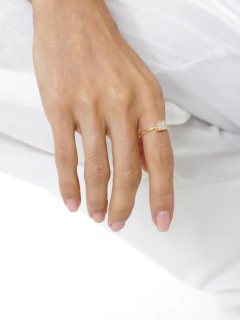 Image of ANEL SOLITÁRIO QUADRADO ZIRC DUNE