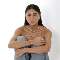 BRINCO QUADRADO RESINADO PÉROLA DELICADO - online store