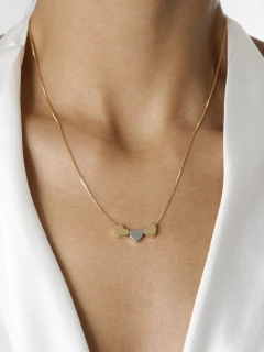 COLAR 3 CORAÇÕES LISO DUNE - Adrélle Semijoias