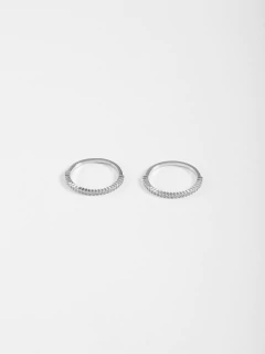 ANEL DETALHADO CRAVEJADO RODIO