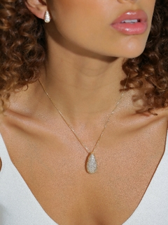 CONJUNTO COM PINGENTE GOTA CRAVEJADA on internet