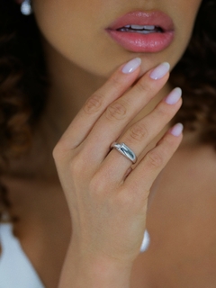 ANEL BOLD COM DETALHE ZIRCONIA RODIO on internet