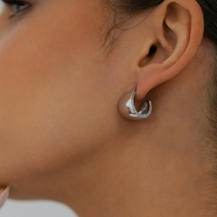 BRINCO MEIA AGOLA COM ZIRCONIA ICONIC - Adrélle Semijoias