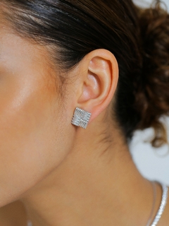 BRINCO QUADRADO TRABALHADO COM ZIRCONIA - online store