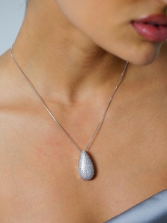 CONJUNTO COM PINGENTE GOTA CRAVEJADA on internet