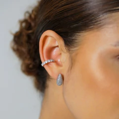 Imagem do CONJUNTO COM PINGENTE GOTA CRAVEJADA