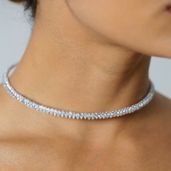 Choker aro liso com pedras zircônias em toda extensão, banhado a Ouro 18k ou Ródio Branco.