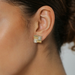 BRINCO QUADRADO TRABALHADO COM ZIRCONIA - buy online