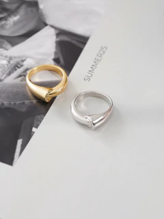 ANEL BOLD COM DETALHE ZIRCONIA