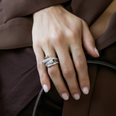 ANEL CRAVEJADO INVERTIDO MUSE on internet