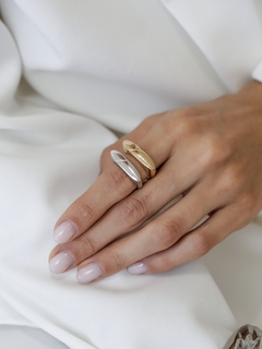 ANILLO DETALLADO CON BASE RECTA AJUSTABLE