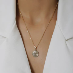 COLAR COM MEDALHA SAO BENTO P na internet