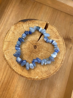 Pulseira Cascalho Quartzo Azul na internet