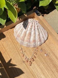 Colar Pedra da Lua Bege na internet