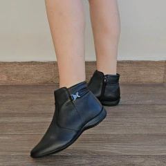 BOTA FEMININA CANO BAIXO EM COURO - B102 - comprar online