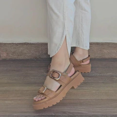 SANDALIA PAPETE TRATORADA COM FIVELA VIZZANO - 6499115 na internet