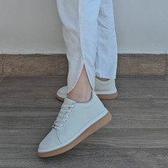 TENIS FEMININO CASUAL MOLECA - 5816200 na internet