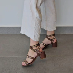 SANDALIA SALTO BLOCO COM METAIS DOCE MACA - D231STB na internet