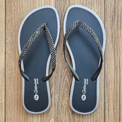 CHINELO FEMININO DE DEDO COM PEDRARIA GATA MANIA - G94 - Via Expressa Calçados