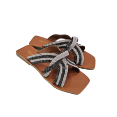 SANDALIA RASTEIRA EM COURO COM PEDRARIA RAFAELA SANTOS - 2010 na internet